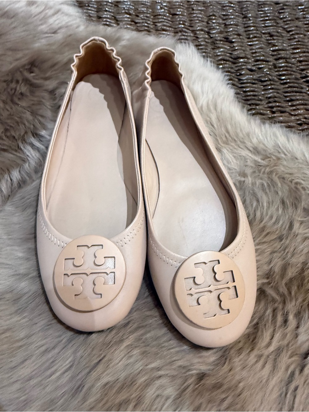 Tory Burch Blush Leather Logo Round-Toe Ballet Flats